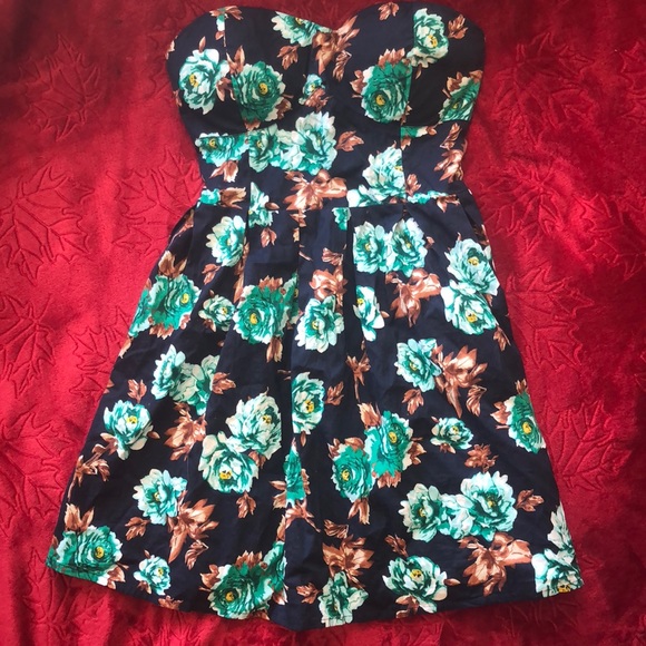Dresses & Skirts - Rue21 dress